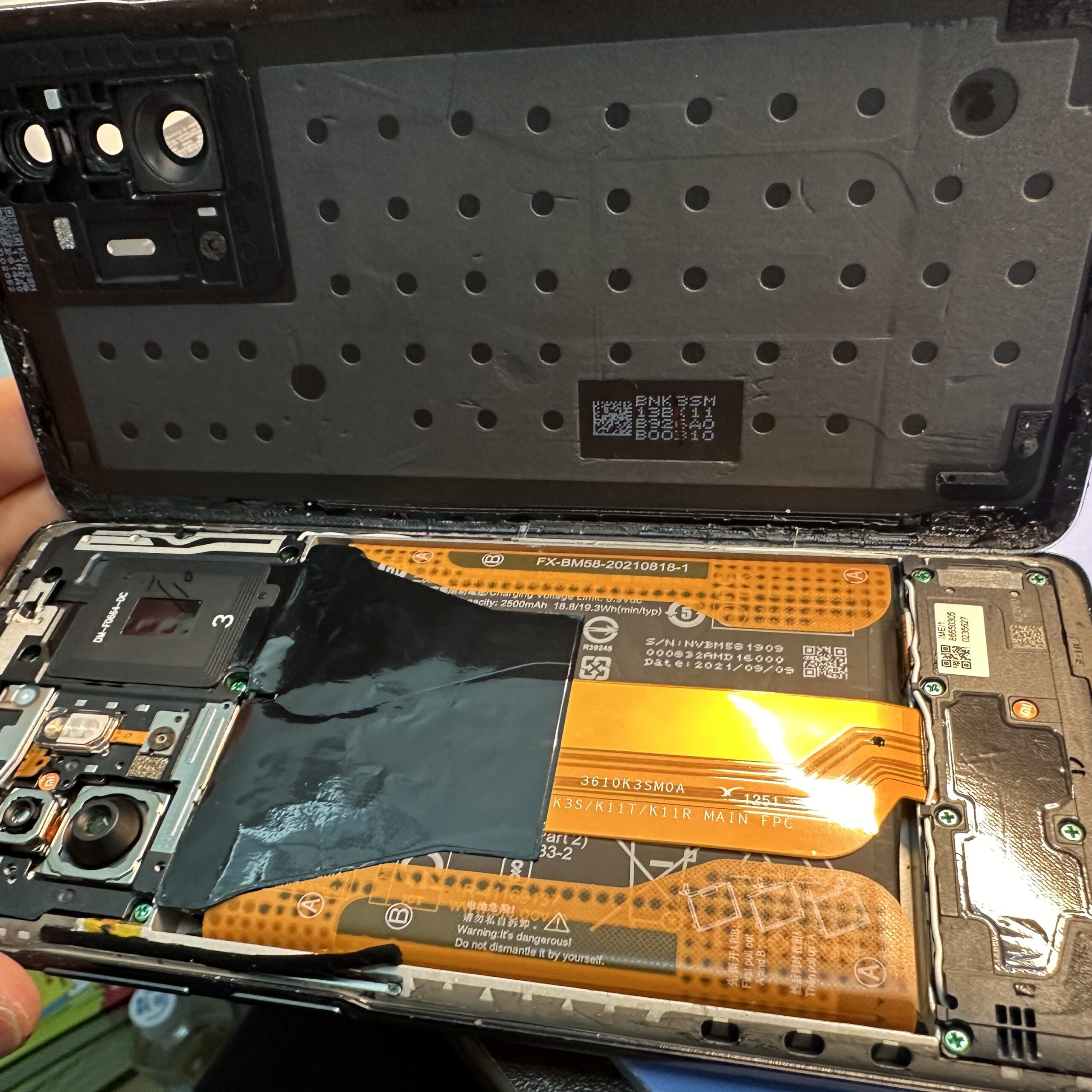 Xiaomi 11T Pro 】バッテリー交換 大阪市淀川区からのご来店 Xiaomi 11T Pro 】バッテリー交換 大阪市淀川区からのご来店