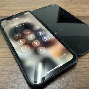 iPhone 12mini 128GB うろつき 画面ひび割れ、液晶漏れ、外カメ損傷